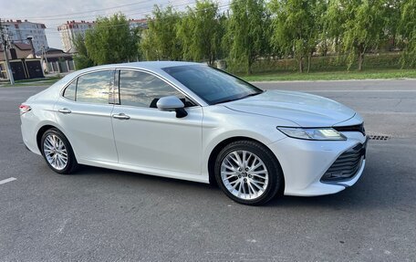 Toyota Camry, 2019 год, 3 450 000 рублей, 9 фотография