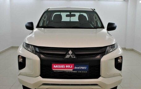 Mitsubishi L200 IV рестайлинг, 2022 год, 3 899 000 рублей, 2 фотография