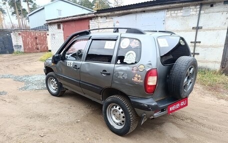 Chevrolet Niva I рестайлинг, 2005 год, 320 000 рублей, 2 фотография