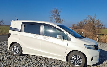 Honda Freed I, 2012 год, 1 400 000 рублей, 4 фотография