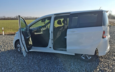 Honda Freed I, 2012 год, 1 400 000 рублей, 10 фотография