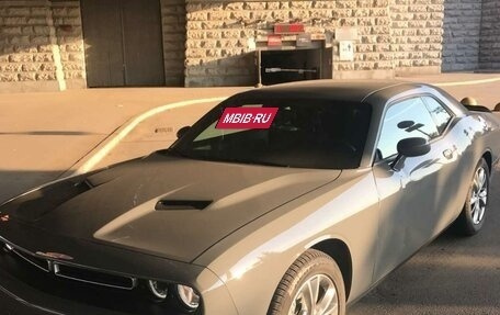 Dodge Challenger III рестайлинг 2, 2023 год, 6 850 000 рублей, 2 фотография