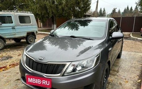 KIA Rio III рестайлинг, 2013 год, 825 000 рублей, 2 фотография