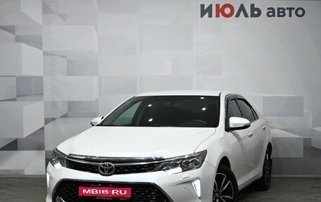 Toyota Camry, 2017 год, 2 700 000 рублей, 1 фотография