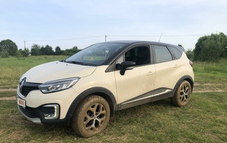 Renault Kaptur I рестайлинг, 2019 год, 2 000 000 рублей, 3 фотография