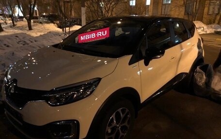 Renault Kaptur I рестайлинг, 2019 год, 2 000 000 рублей, 4 фотография