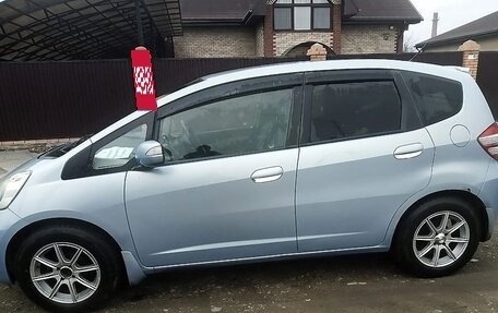 Honda Fit III, 2008 год, 700 000 рублей, 2 фотография