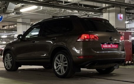 Volkswagen Touareg III, 2011 год, 1 780 000 рублей, 3 фотография