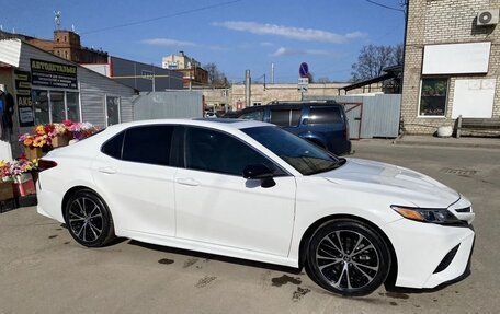 Toyota Camry, 2018 год, 2 650 000 рублей, 1 фотография