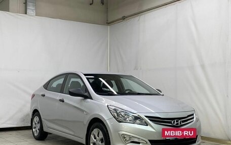 Hyundai Solaris II рестайлинг, 2015 год, 980 000 рублей, 3 фотография