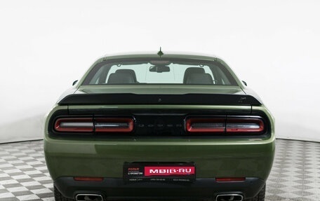 Dodge Challenger III рестайлинг 2, 2022 год, 5 600 000 рублей, 6 фотография