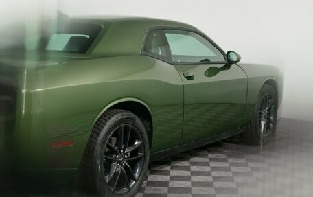 Dodge Challenger III рестайлинг 2, 2022 год, 5 600 000 рублей, 24 фотография