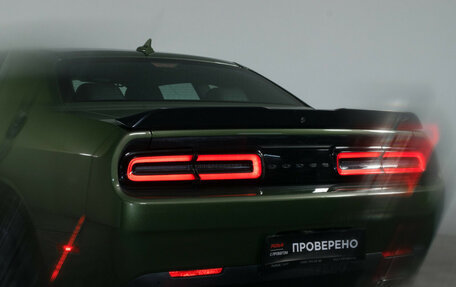 Dodge Challenger III рестайлинг 2, 2022 год, 5 600 000 рублей, 28 фотография