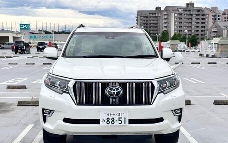 Toyota Land Cruiser Prado 150 рестайлинг 2, 2021 год, 4 100 000 рублей, 3 фотография