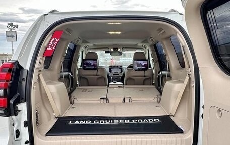 Toyota Land Cruiser Prado 150 рестайлинг 2, 2021 год, 4 100 000 рублей, 19 фотография