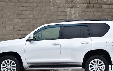 Toyota Land Cruiser Prado 150 рестайлинг 2, 2016 год, 3 599 000 рублей, 8 фотография