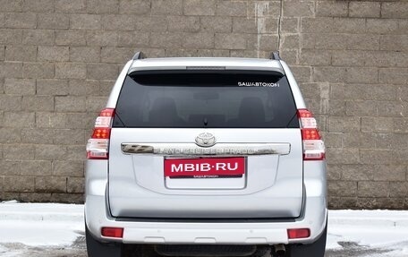 Toyota Land Cruiser Prado 150 рестайлинг 2, 2016 год, 3 599 000 рублей, 6 фотография