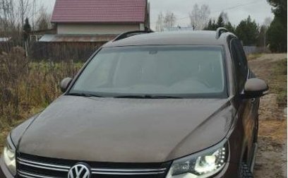 Volkswagen Tiguan I, 2015 год, 1 800 000 рублей, 1 фотография