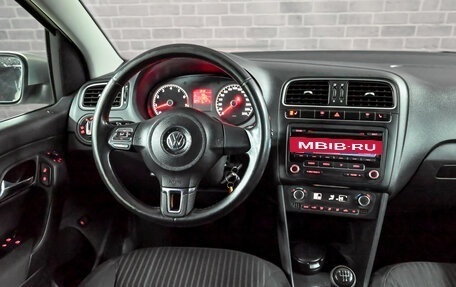 Volkswagen Polo VI (EU Market), 2013 год, 850 000 рублей, 17 фотография