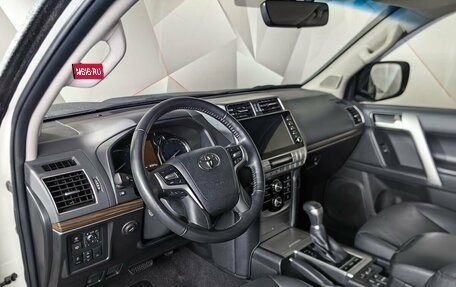 Toyota Land Cruiser Prado 150 рестайлинг 2, 2021 год, 6 100 000 рублей, 14 фотография