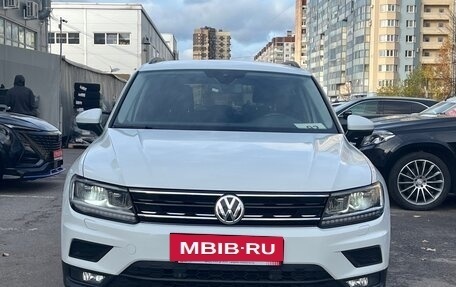 Volkswagen Tiguan II, 2020 год, 2 349 000 рублей, 2 фотография