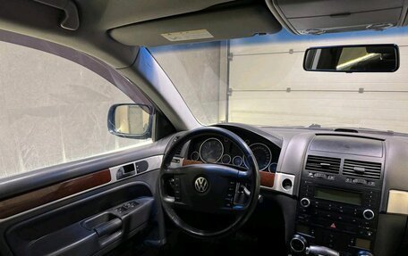 Volkswagen Touareg III, 2005 год, 999 000 рублей, 9 фотография