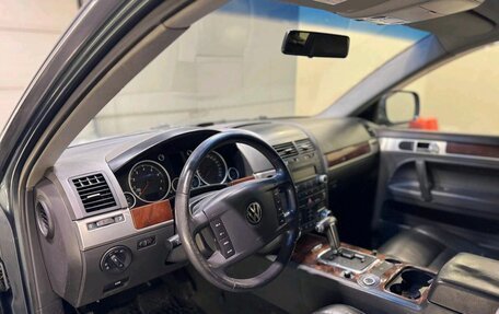 Volkswagen Touareg III, 2005 год, 999 000 рублей, 8 фотография