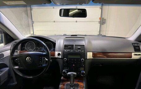 Volkswagen Touareg III, 2005 год, 999 000 рублей, 11 фотография