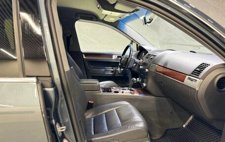 Volkswagen Touareg III, 2005 год, 999 000 рублей, 19 фотография