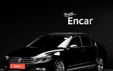 Volkswagen Passat B8 рестайлинг, 2021 год, 2 100 000 рублей, 1 фотография