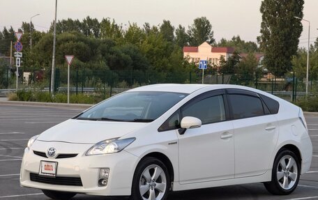 Toyota Prius, 2011 год, 1 025 000 рублей, 6 фотография