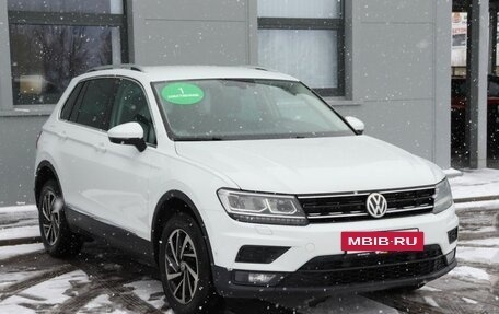 Volkswagen Tiguan II, 2018 год, 2 499 000 рублей, 3 фотография