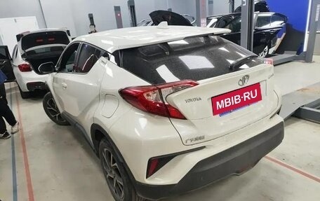 Toyota C-HR I рестайлинг, 2021 год, 1 850 000 рублей, 3 фотография