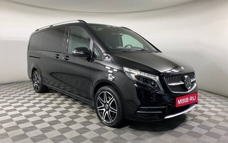 Mercedes-Benz V-Класс, 2018 год, 5 190 000 рублей, 3 фотография