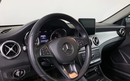 Mercedes-Benz GLA, 2019 год, 2 750 000 рублей, 12 фотография