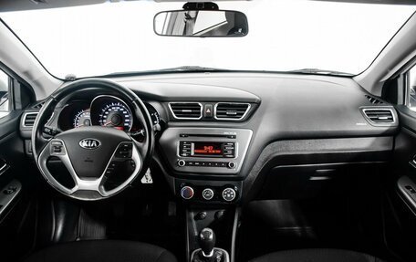 KIA Rio III рестайлинг, 2016 год, 946 100 рублей, 14 фотография