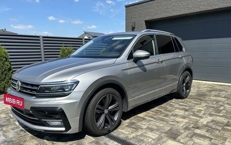 Volkswagen Tiguan II, 2018 год, 3 750 000 рублей, 2 фотография