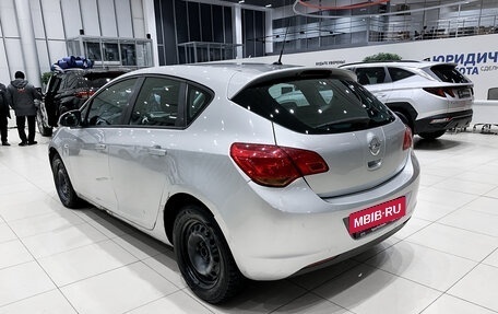 Opel Astra J, 2011 год, 650 000 рублей, 11 фотография