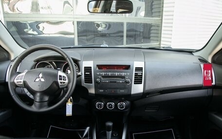 Mitsubishi Outlander III рестайлинг 3, 2009 год, 1 299 000 рублей, 15 фотография