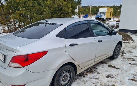 Hyundai Solaris II рестайлинг, 2013 год, 750 000 рублей, 2 фотография