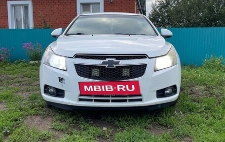 Chevrolet Cruze II, 2012 год, 700 000 рублей, 3 фотография