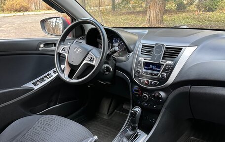 Hyundai Solaris II рестайлинг, 2015 год, 1 100 000 рублей, 8 фотография