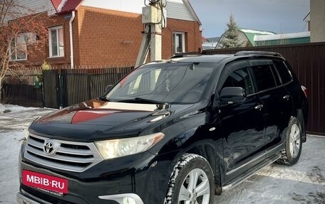 Toyota Highlander III, 2011 год, 2 550 000 рублей, 2 фотография