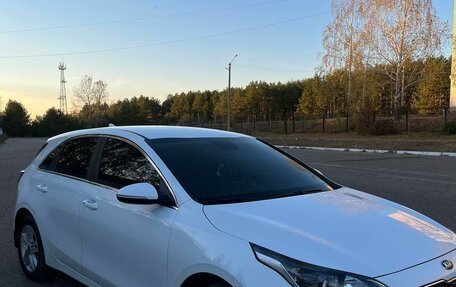 KIA cee'd III, 2019 год, 1 950 000 рублей, 2 фотография