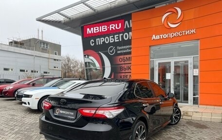 Toyota Camry, 2018 год, 2 150 000 рублей, 7 фотография