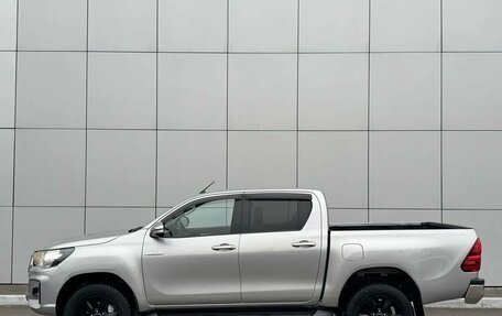 Toyota Hilux VIII, 2015 год, 2 690 000 рублей, 2 фотография