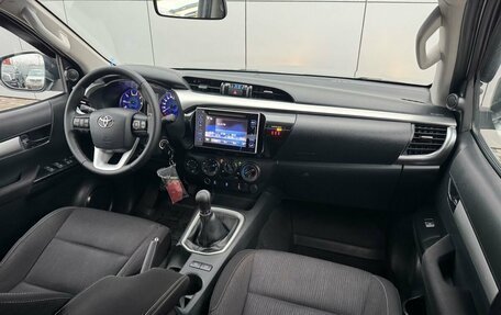 Toyota Hilux VIII, 2015 год, 2 690 000 рублей, 17 фотография