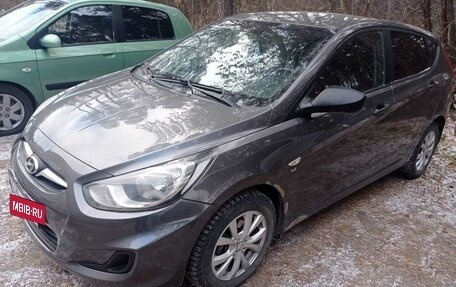 Hyundai Solaris II рестайлинг, 2013 год, 745 000 рублей, 3 фотография