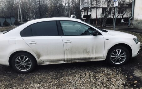 Volkswagen Jetta VI, 2013 год, 999 999 рублей, 4 фотография