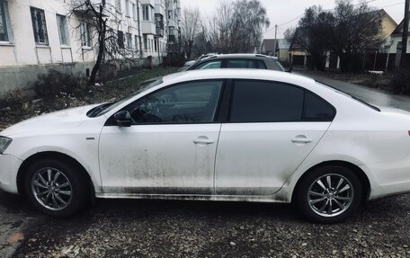 Volkswagen Jetta VI, 2013 год, 999 999 рублей, 10 фотография